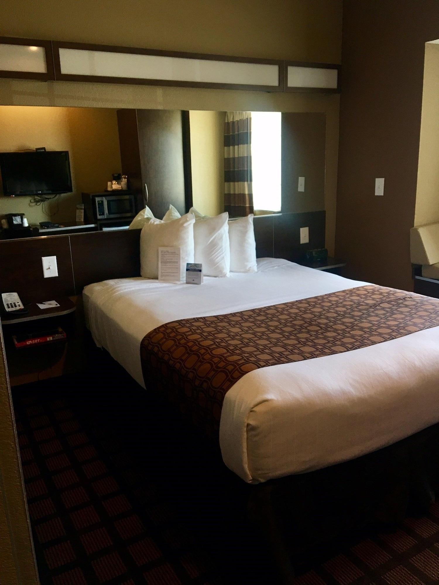 Microtel Inn & Suites By Wyndham Minot Buitenkant foto