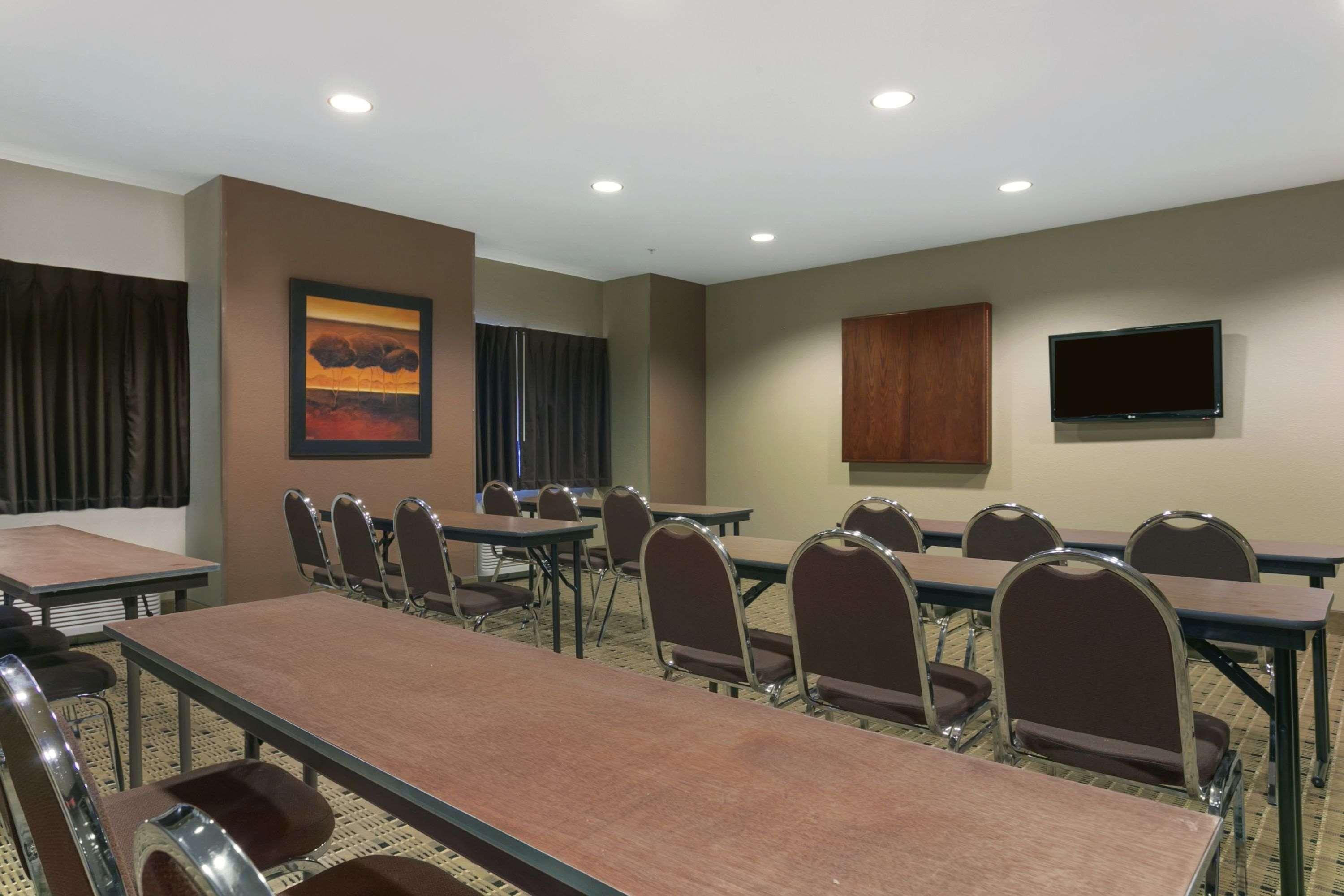 Microtel Inn & Suites By Wyndham Minot Buitenkant foto