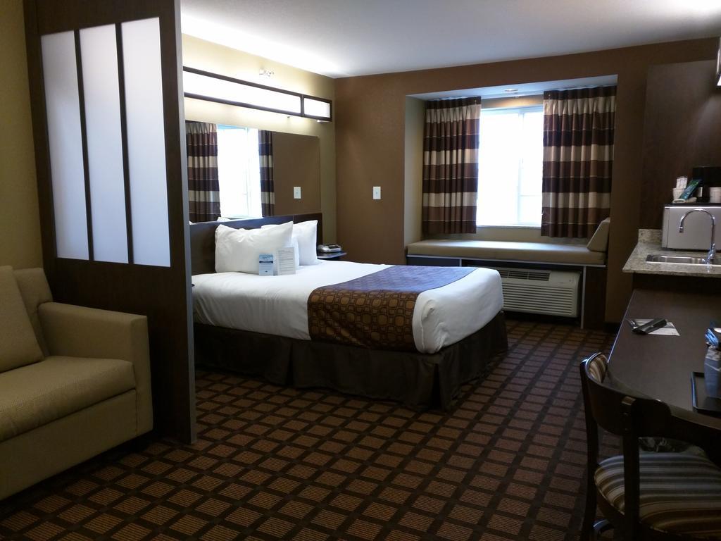 Microtel Inn & Suites By Wyndham Minot Buitenkant foto