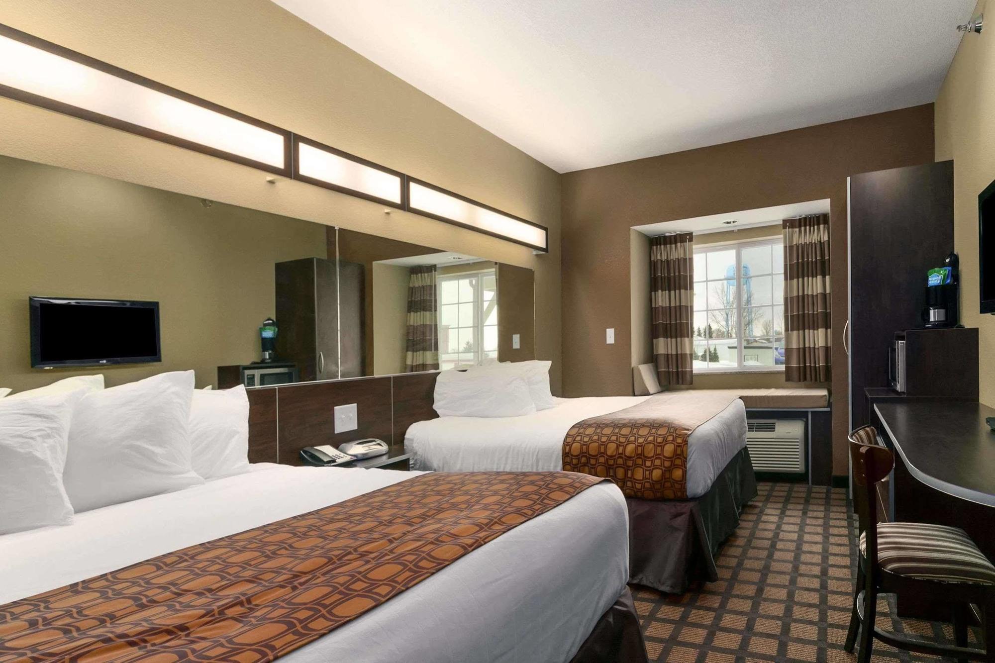Microtel Inn & Suites By Wyndham Minot Buitenkant foto